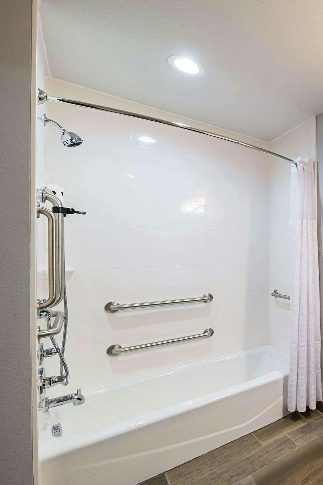 Hotel Comfort Inn & Suites Oklahoma City near Bricktown OK photo 4