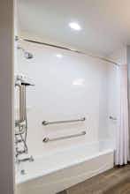 Hotel Comfort Inn & Suites Oklahoma City near Bricktown OK photo 4