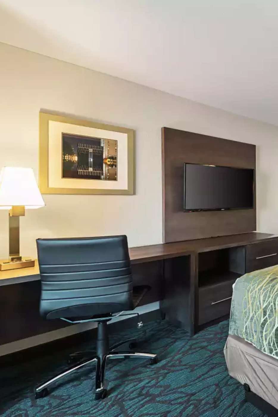 Hotel Comfort Inn & Suites Oklahoma City near Bricktown OK photo 2