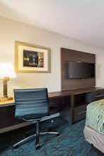Hotel Comfort Inn & Suites Oklahoma City near Bricktown OK photo 2