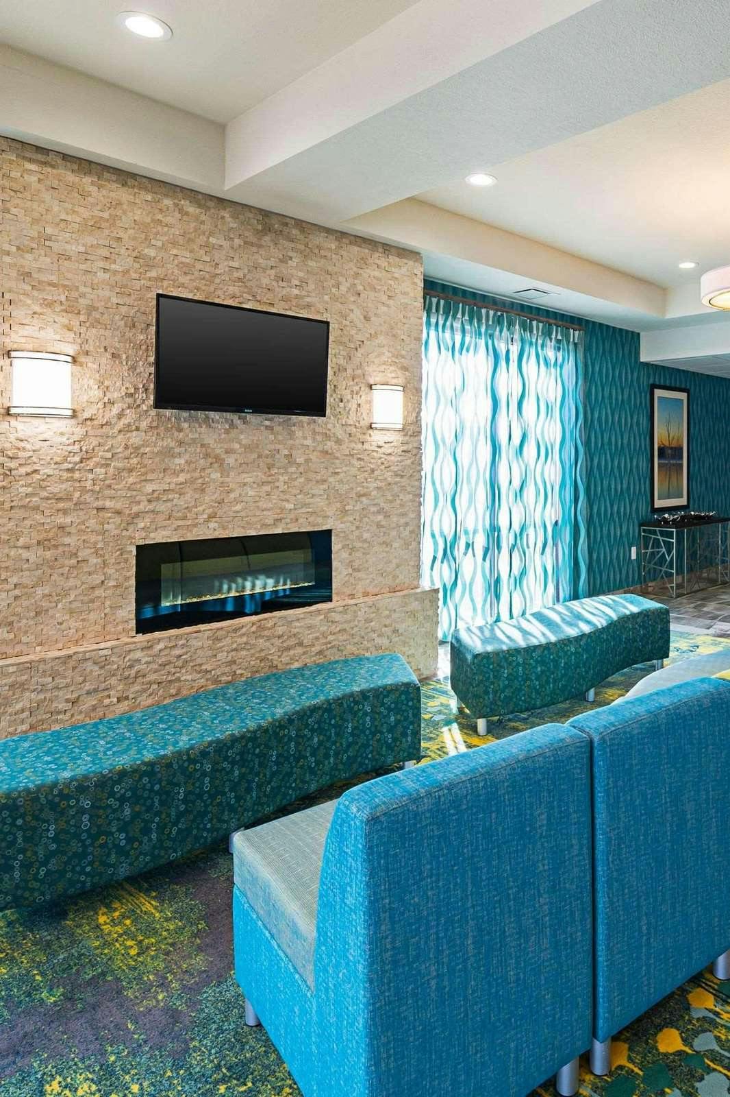 Hotel Comfort Inn & Suites Oklahoma City near Bricktown OK photo 5