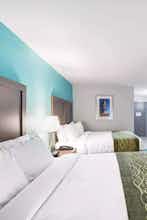 Hotel Comfort Inn & Suites Oklahoma City near Bricktown OK photo 1