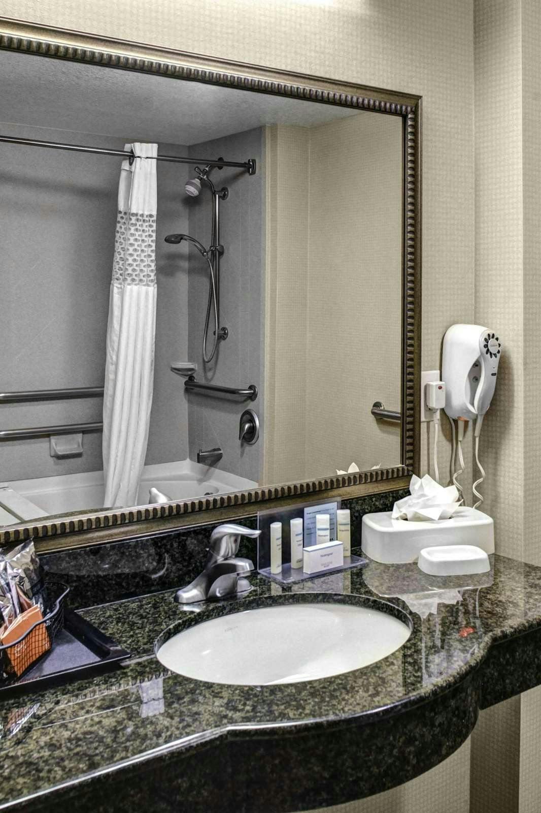 Hotel Hampton Inn & Suites Bakersfield/Hwy 58, CA photo 5