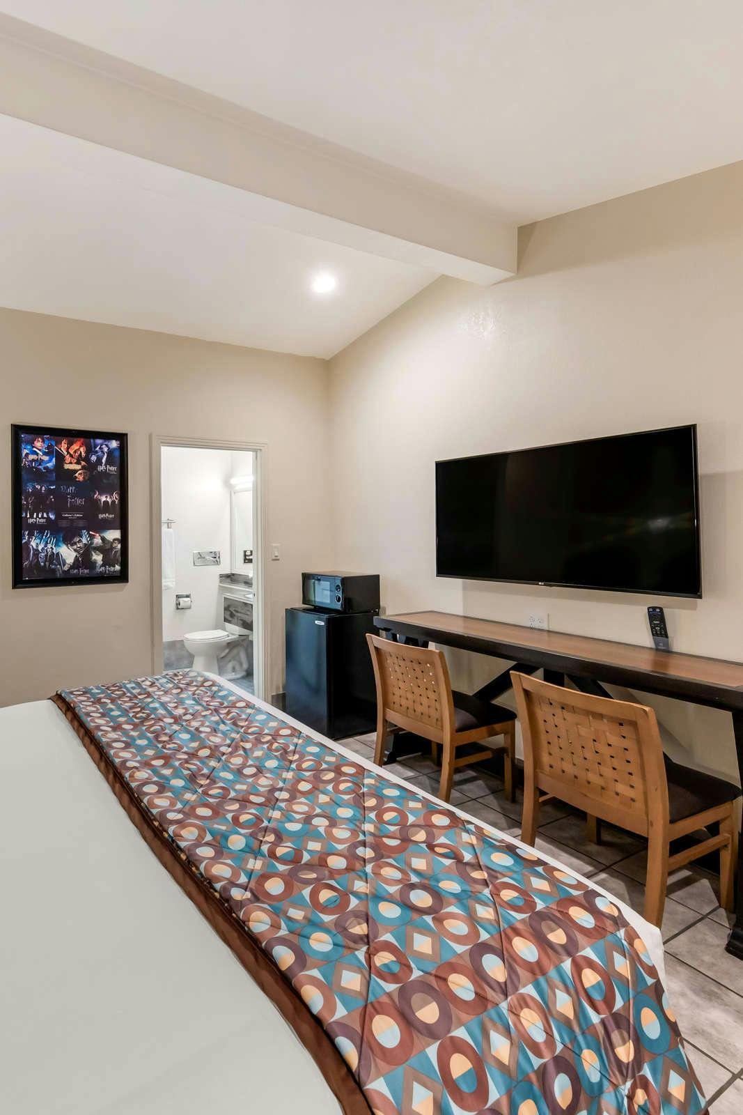 Hotel Anaheim Discovery Inn & Suites photo 3