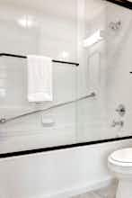 Hotel Elwood Hotel and Suites photo 5