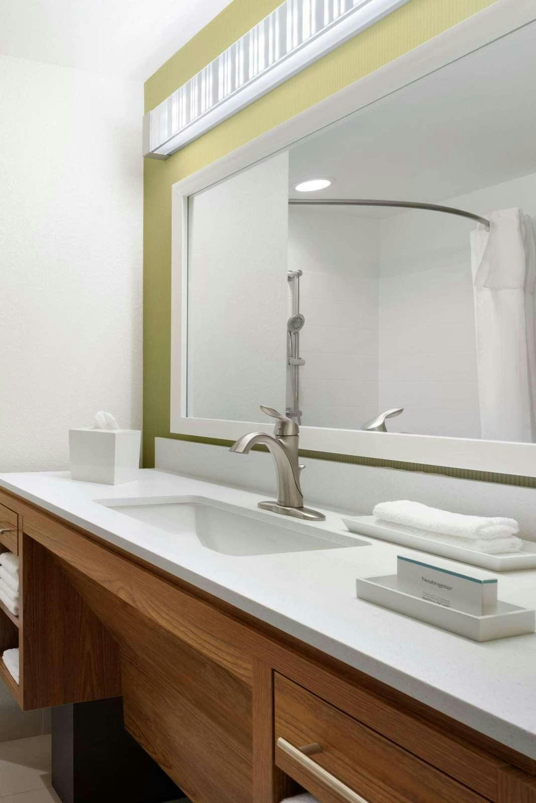 Hotel Home2 Suites Cleveland/Middleburg Heights photo 2