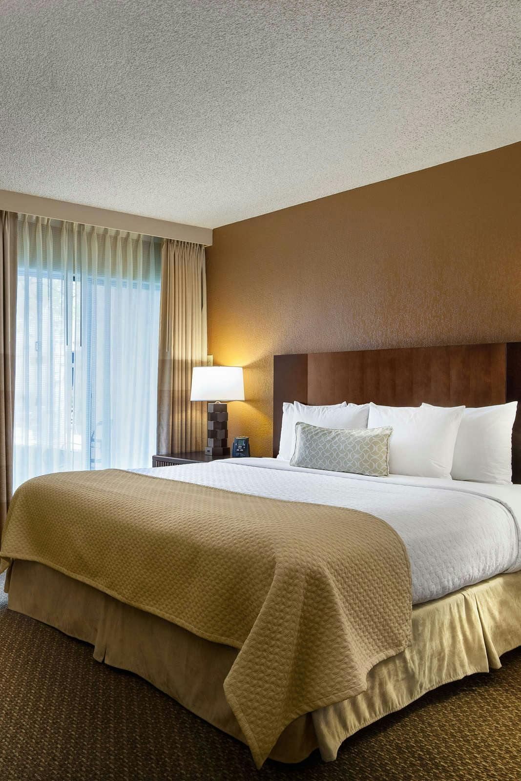 Hotel Embassy Suites Tempe photo 2