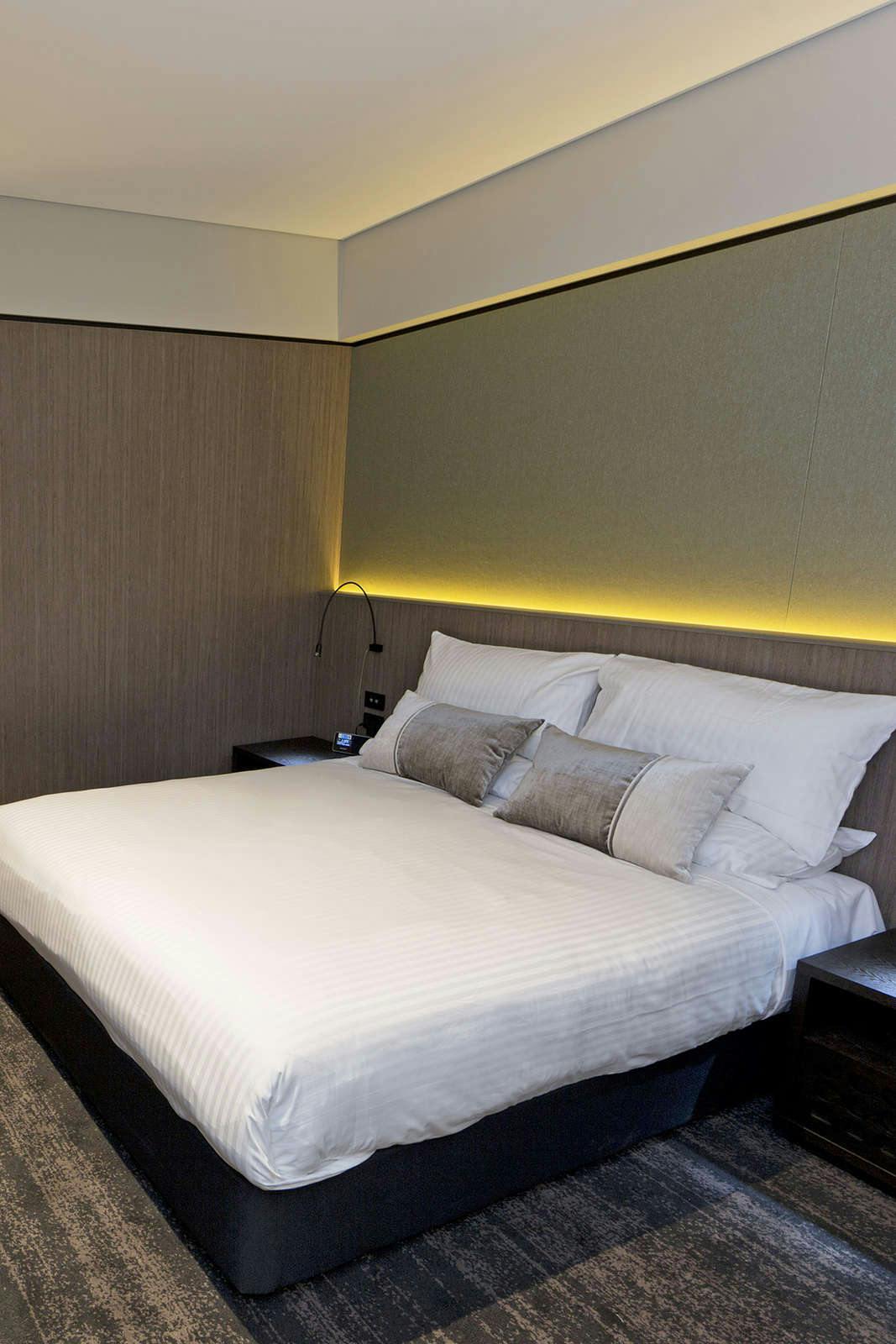 Hotel The Glen Hotel and Suites photo 1