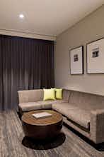 Hotel The Glen Hotel and Suites photo 4