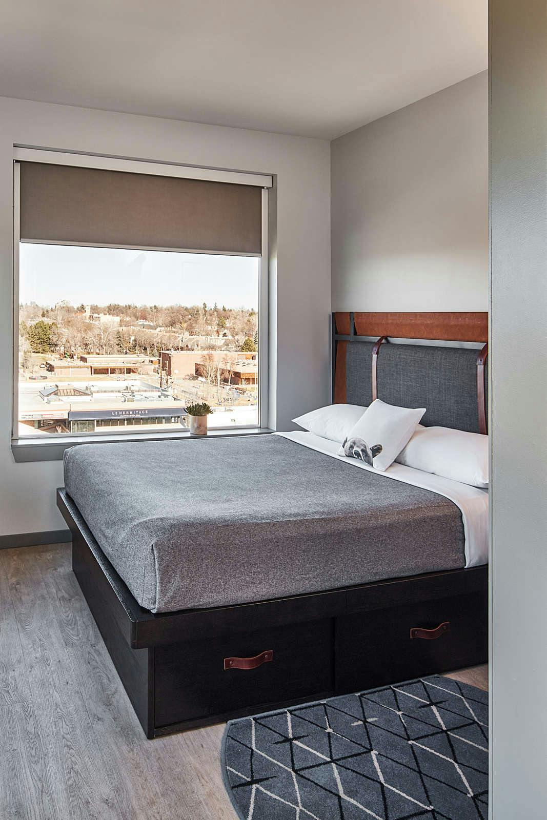 Hotel Moxy Denver Cherry Creek photo 1