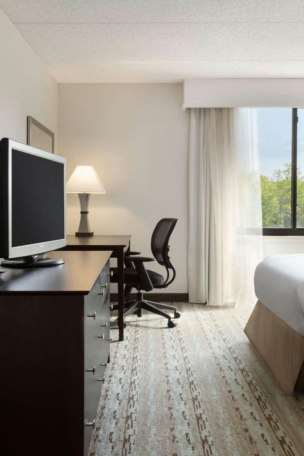 Hotel DoubleTree by Hilton Hotel Hartford - Bradley Airport photo 3