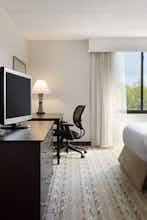 Hotel DoubleTree by Hilton Hotel Hartford - Bradley Airport photo 3