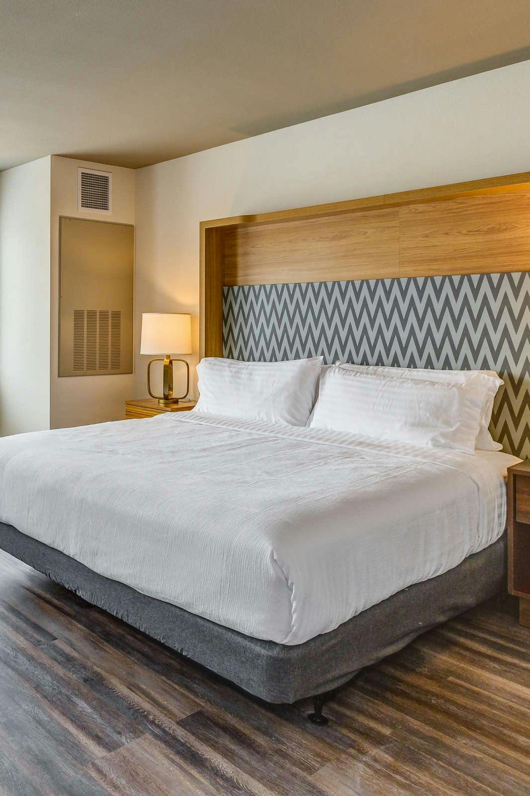 Hotel Holiday Inn & Suites Bellingham photo 1