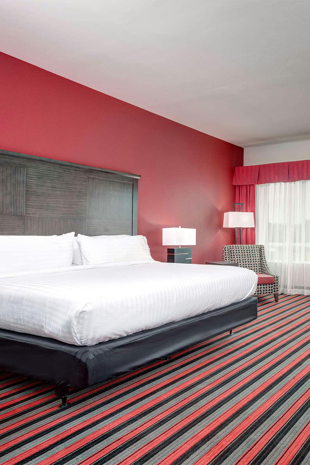 Hotel Holiday Inn & Suites Lafayette North photo 2