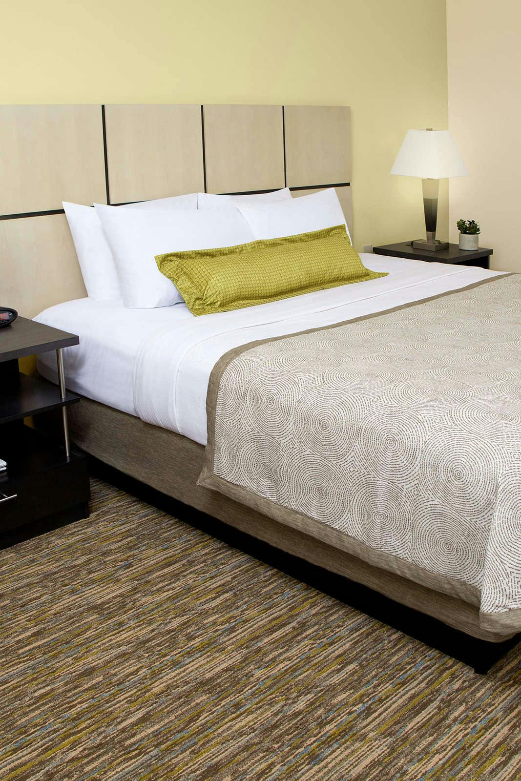 Hotel Candlewood Suites Erie photo 2