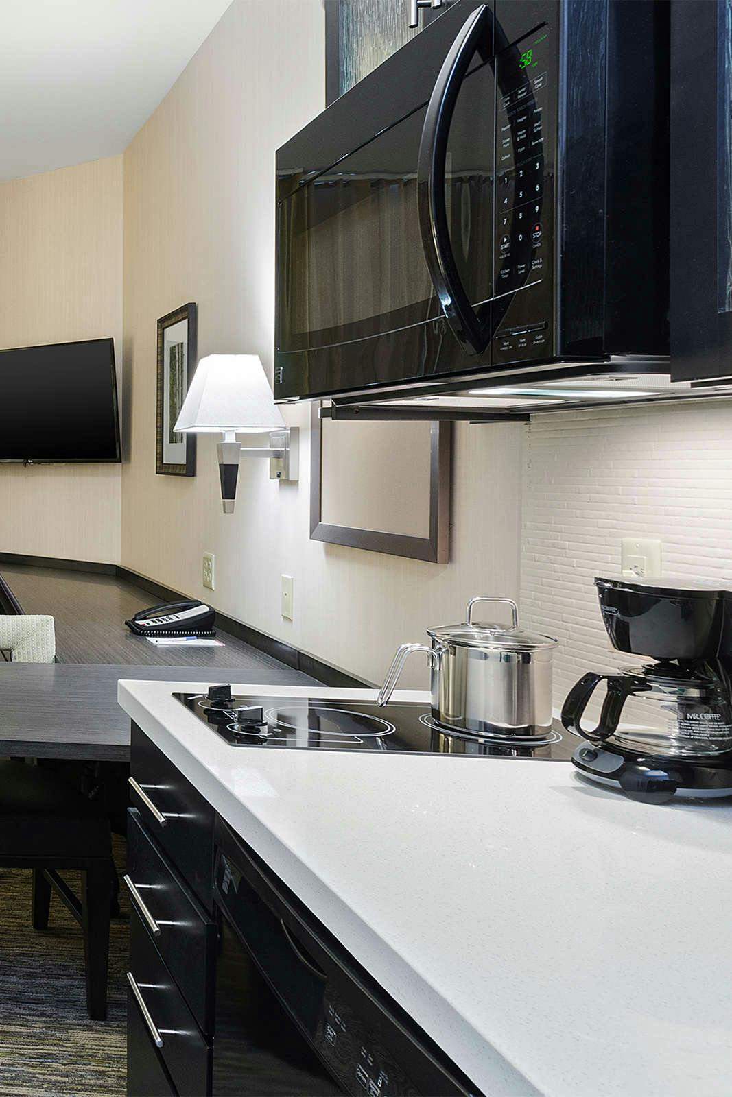 Hotel Candlewood Suites Grove City - Outlet Center photo 4