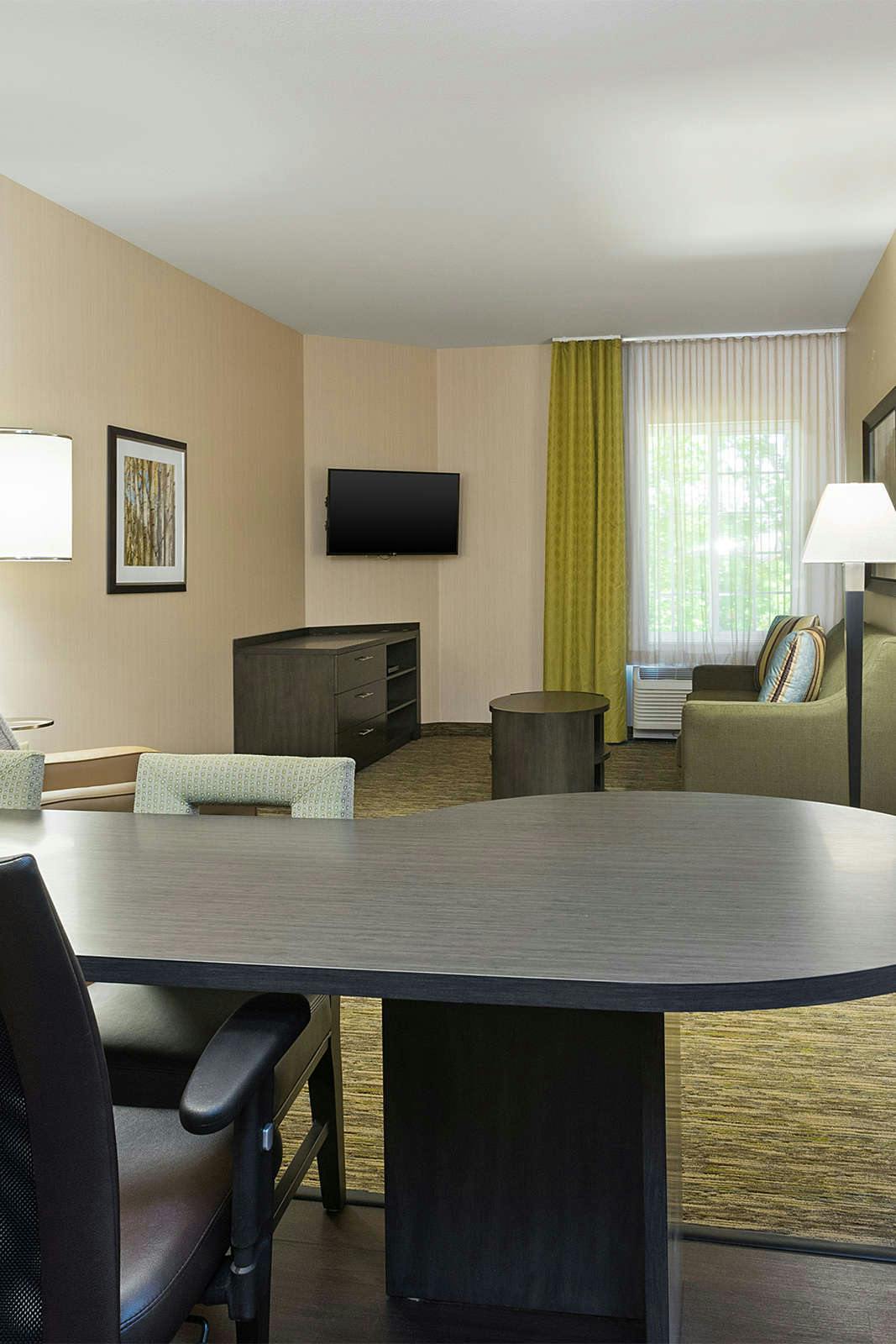 Hotel Candlewood Suites Grove City - Outlet Center photo 3