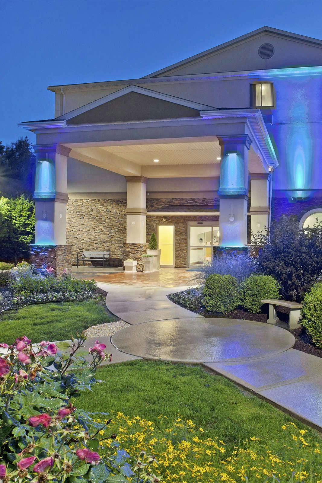 Hotel Holiday Inn Express & Suites Allentown West photo 1