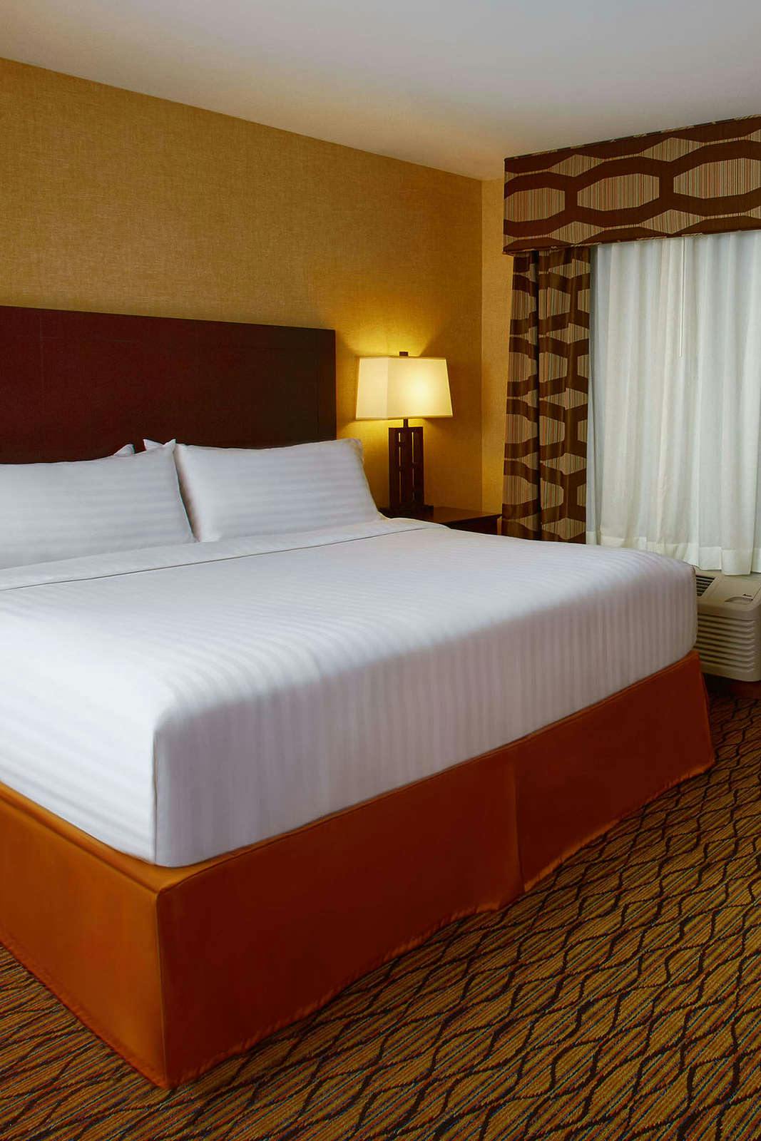 Hotel Holiday Inn Express Bordentown - Trenton South photo 1