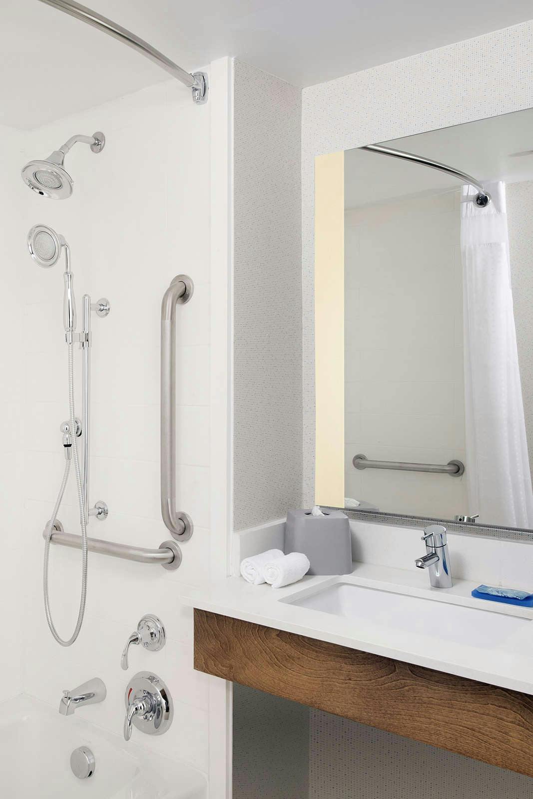 Hotel Holiday Inn Express & Suites College Park - University Area photo 4