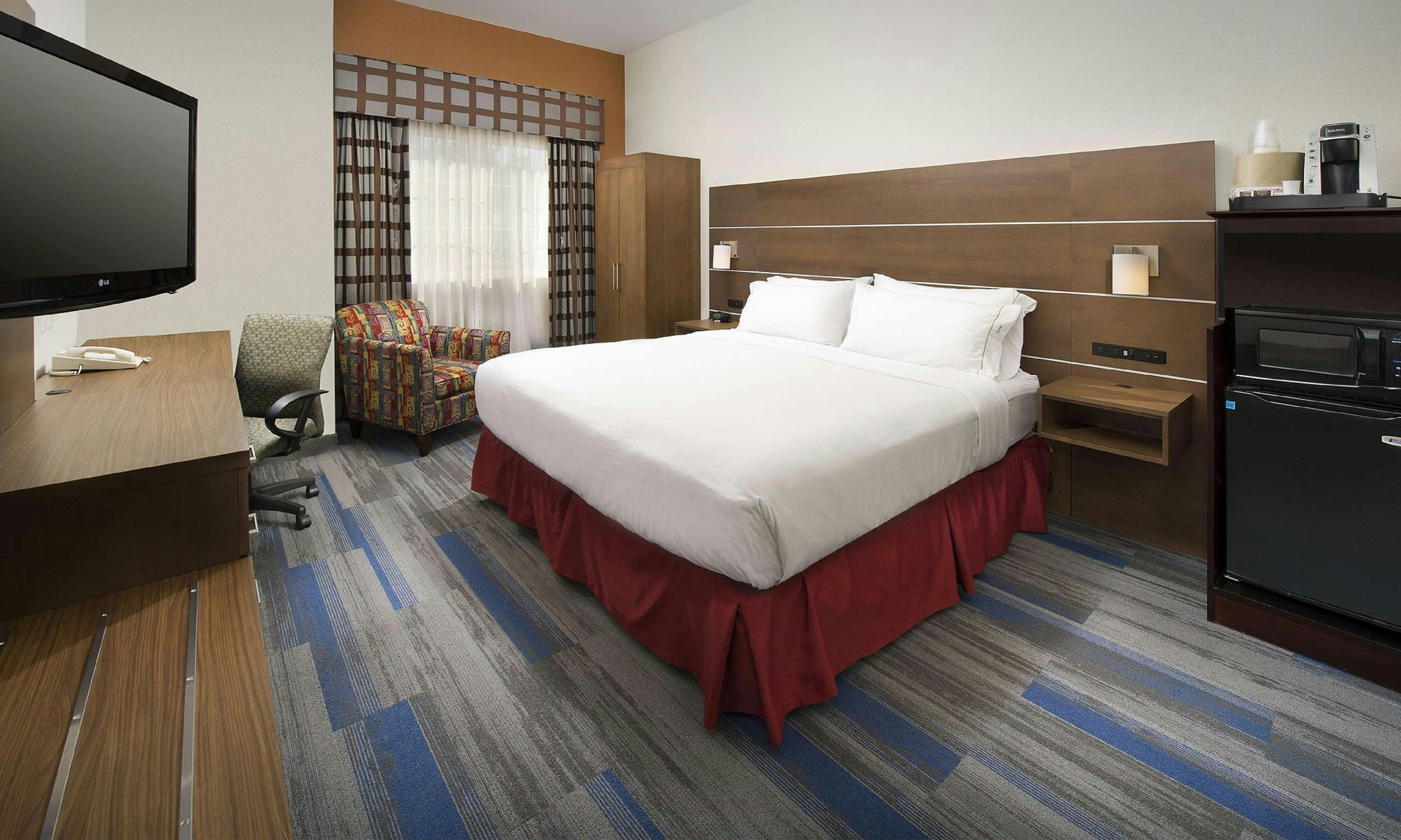 Holiday Inn Express & Suites Charlottesville - Ruckersville