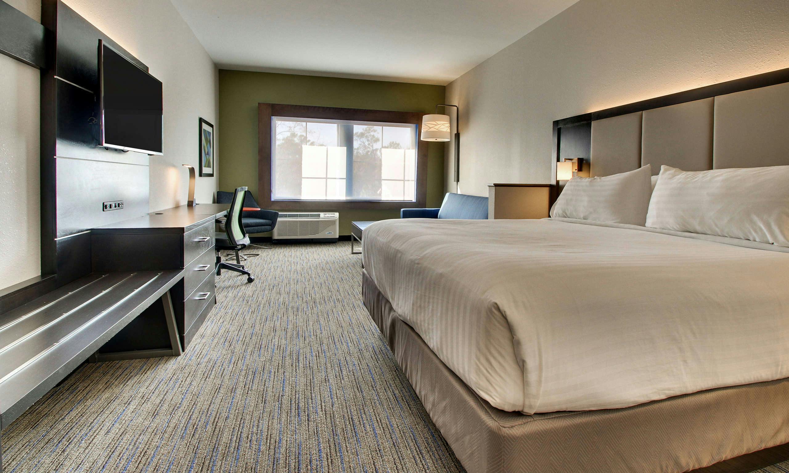 Holiday Inn Express & Suites Charleston NE Mt Pleasant US17