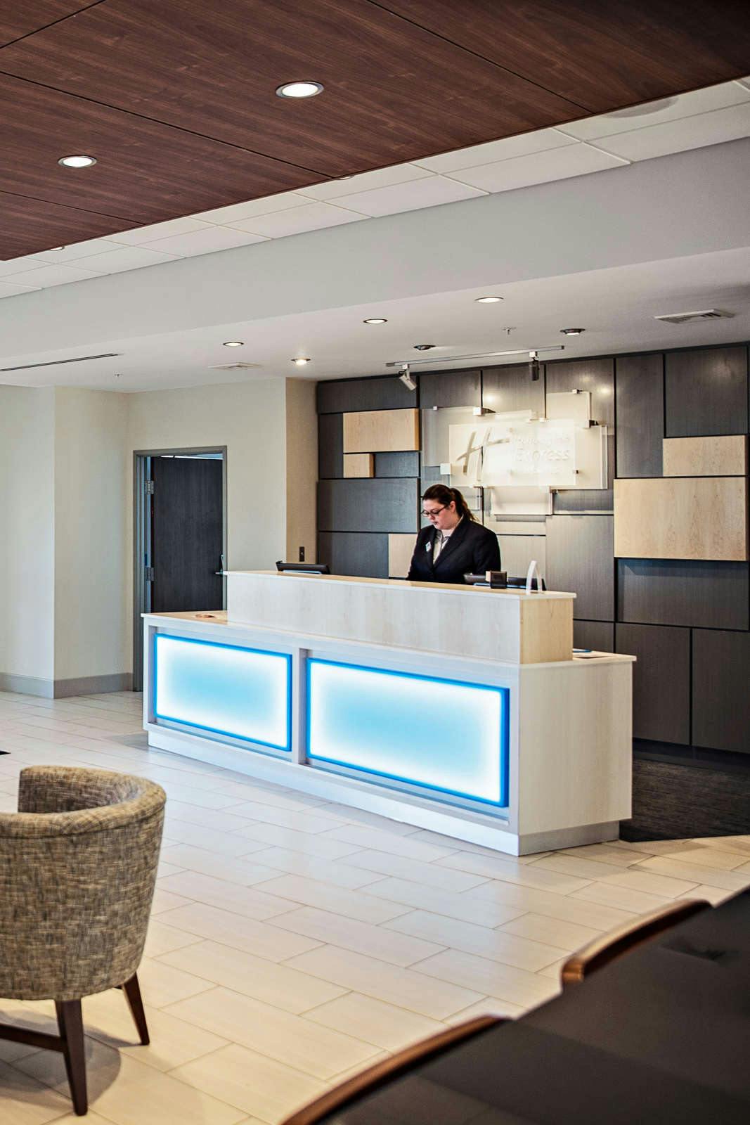 Hotel Holiday Inn Express & Suites Rantoul photo 4