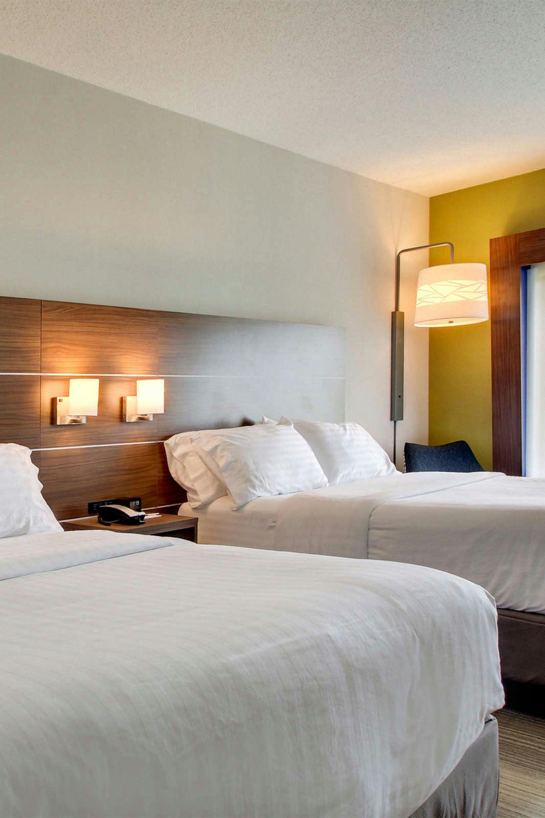 Hotel Holiday Inn Express & Suites Aurora - Naperville photo 4