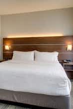 Hotel Holiday Inn Express & Suites Aurora - Naperville photo 1