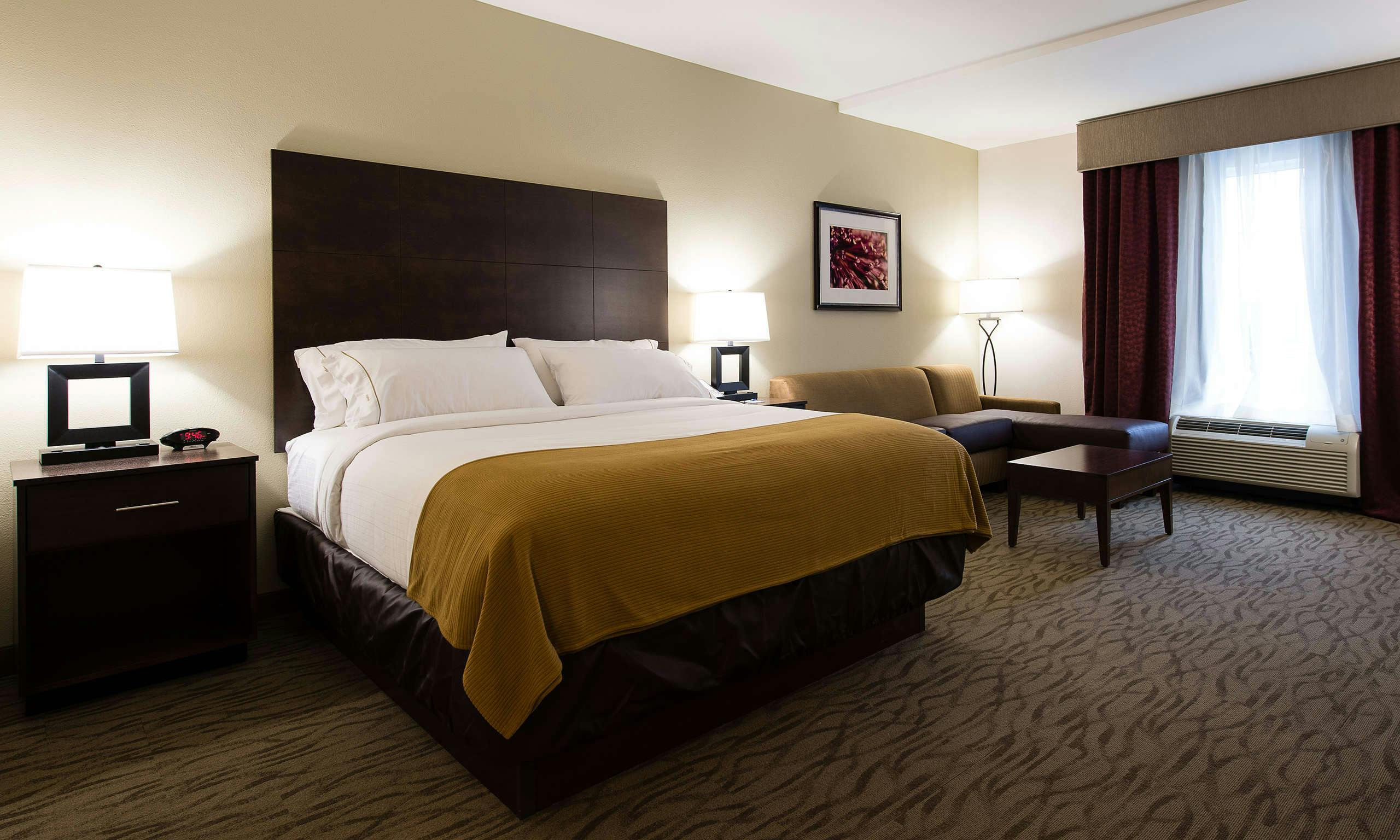 Holiday Inn Express & Suites Aiken