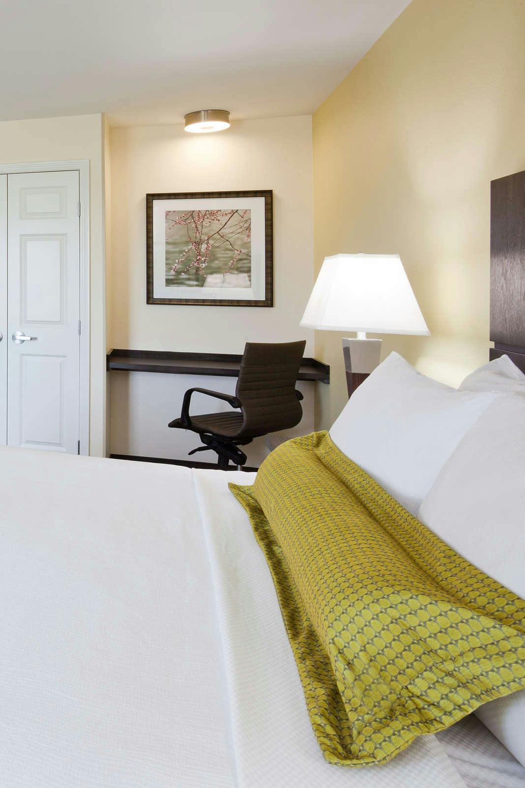 Hotel Candlewood Suites Longmont photo 3