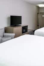 Hotel Holiday Inn Express & Suites Shippensburg photo 4