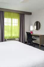 Hotel Holiday Inn Express & Suites Shippensburg photo 3