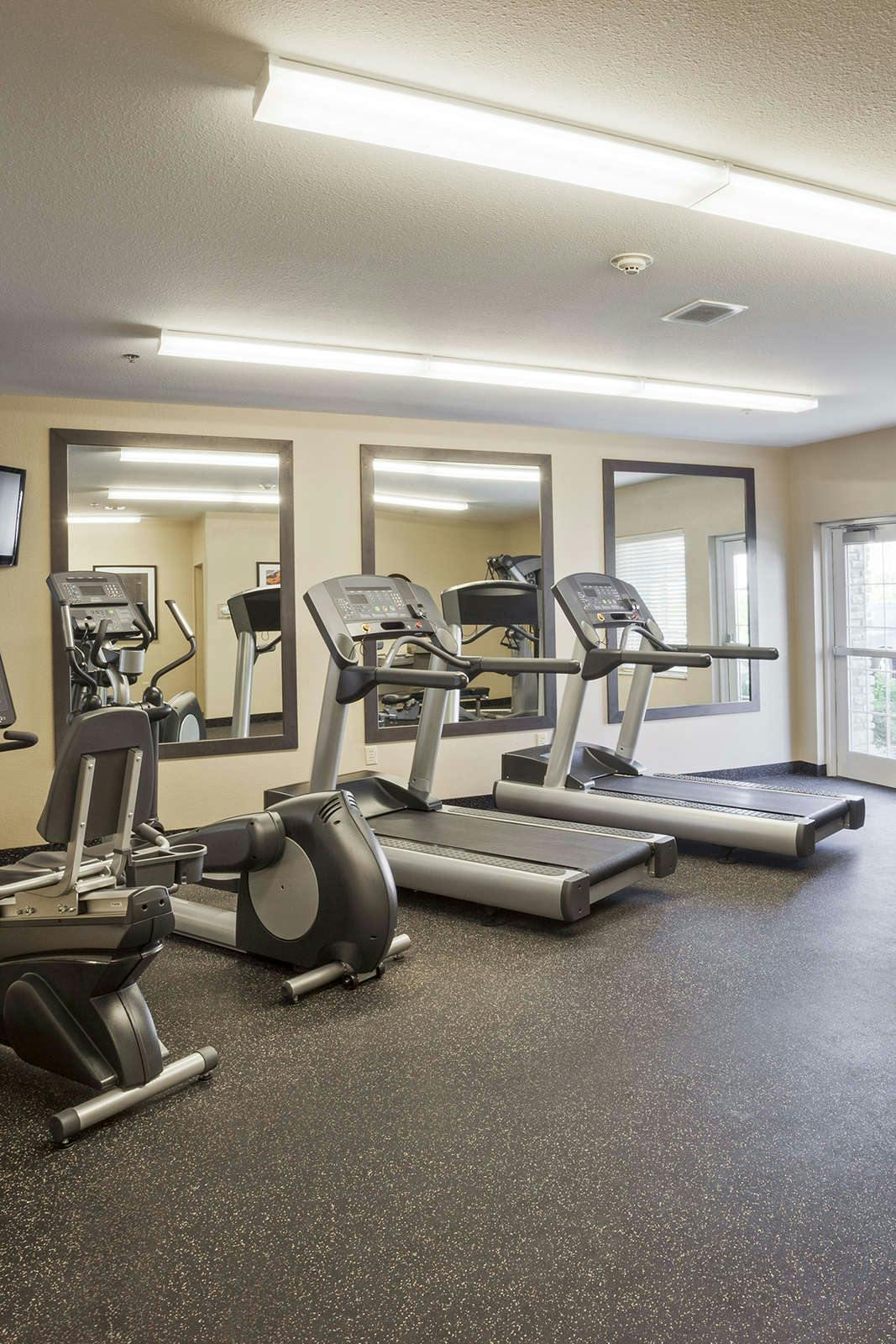 Hotel Candlewood Suites Pueblo photo 5