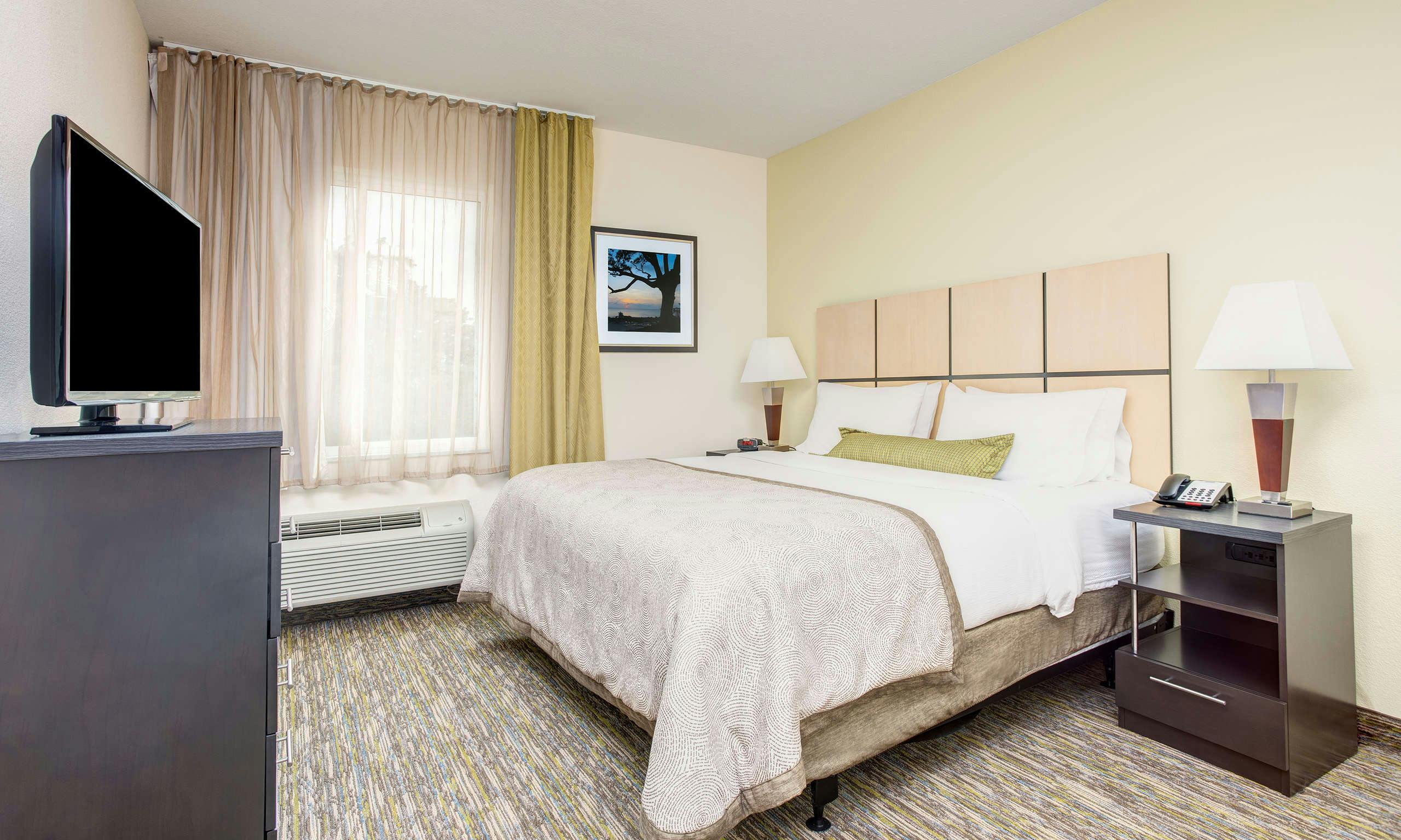 Candlewood Suites Cut Off