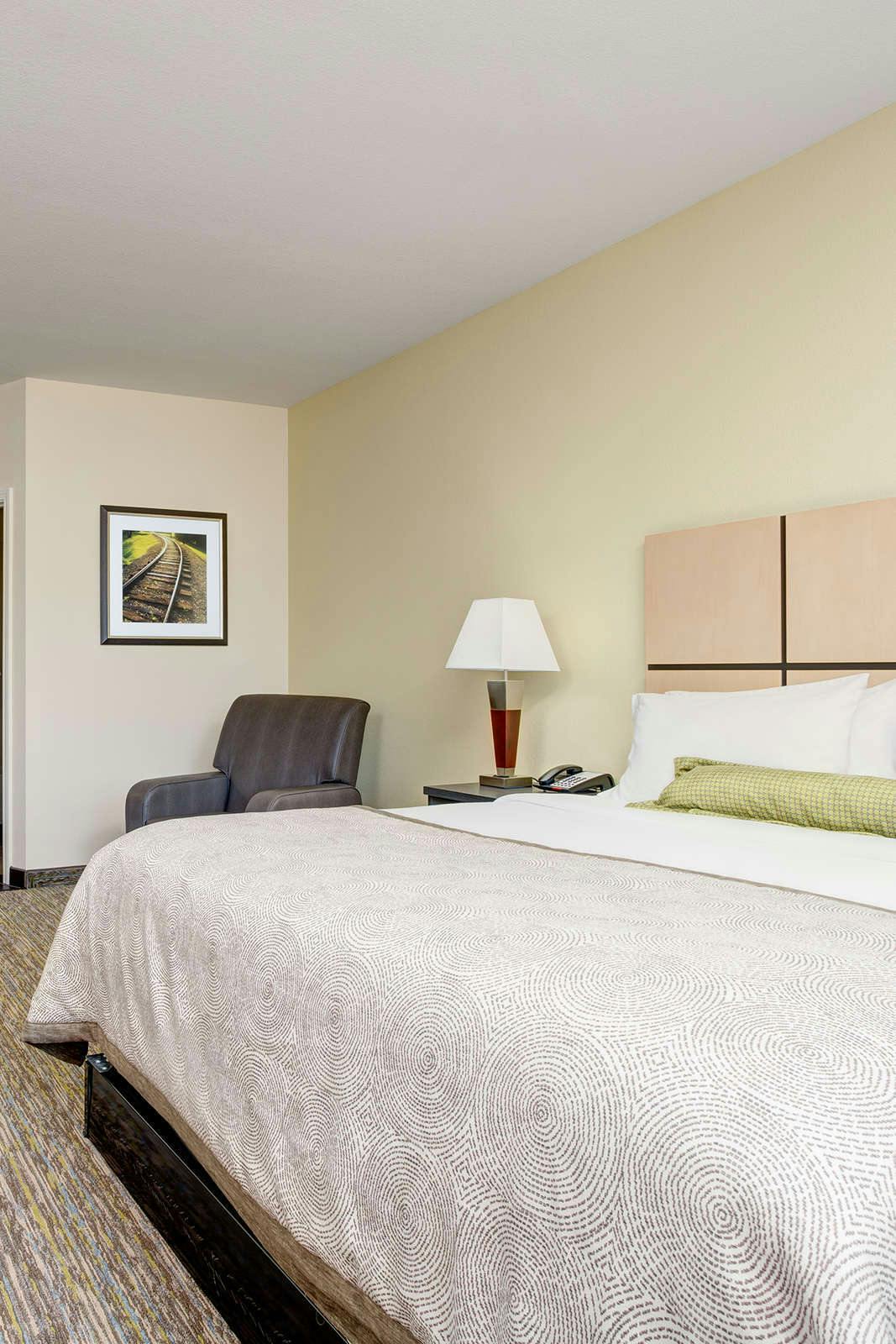 Hotel Candlewood Suites Cut Off photo 2