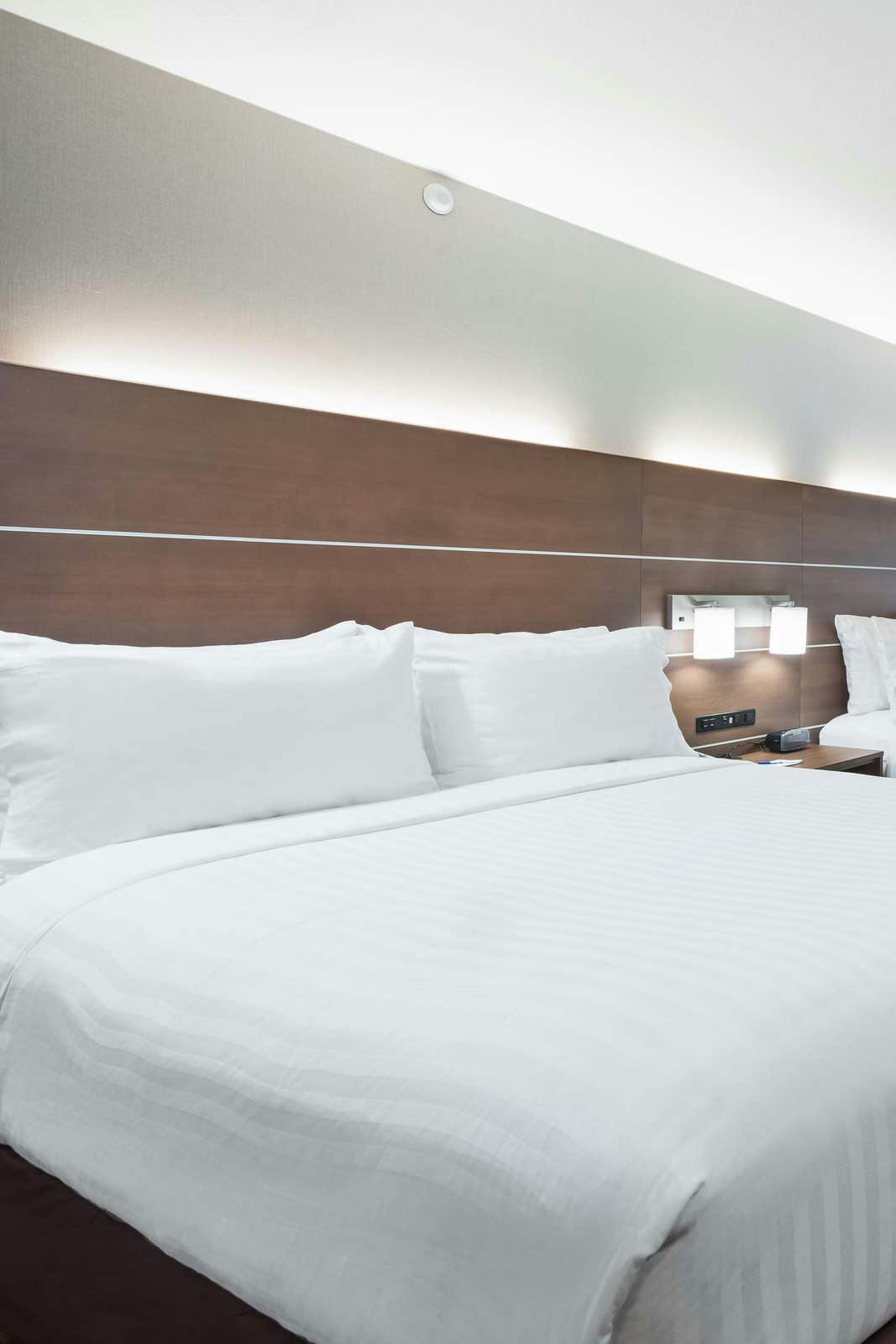 Hotel Holiday Inn Express & Suites Uniontown photo 3