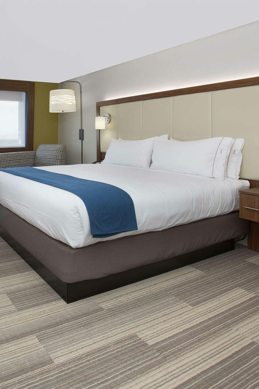 Hotel Holiday Inn Express & Suites Chicago North Shore - Niles photo 2