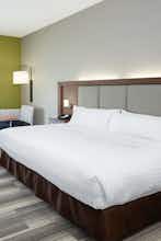 Hotel Holiday Inn Express & Suites Chicago North Shore - Niles photo 1