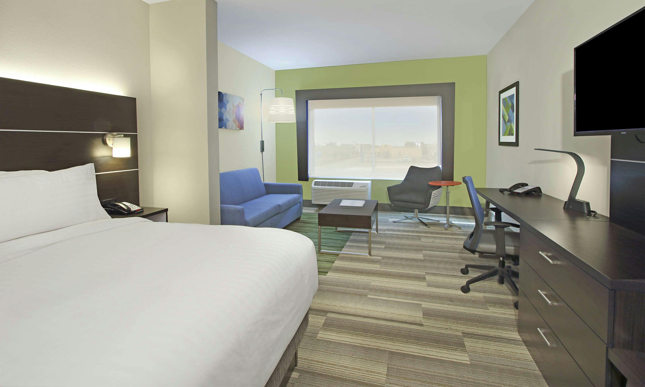 Holiday Inn Express & Suites Brookshire - Katy Freeway