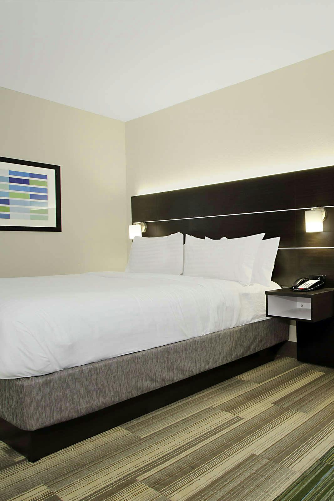 Hotel Holiday Inn Express & Suites Brookshire - Katy Freeway photo 2