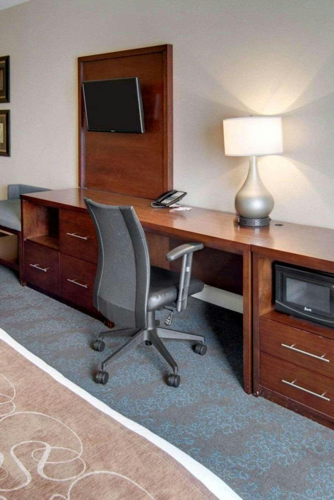 Hotel Comfort Suites Texarkana Arkansas photo 2