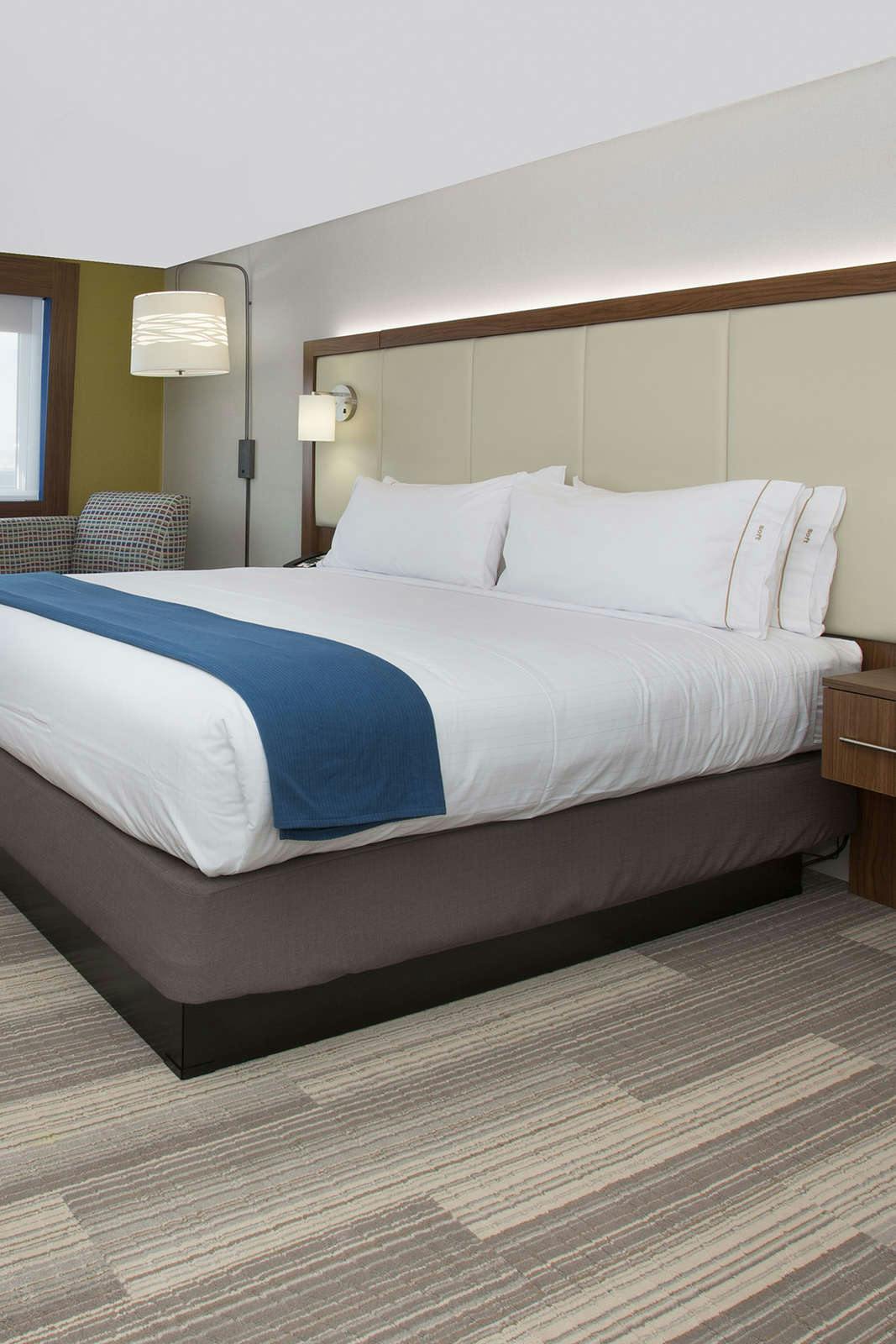 Hotel Holiday Inn Express & Suites Brenham South photo 1