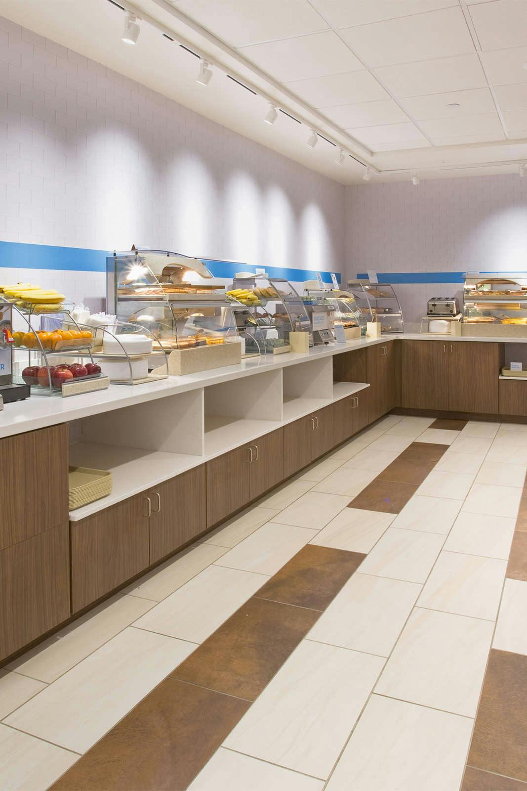 Hotel Holiday Inn Express & Suites Brenham South photo 3