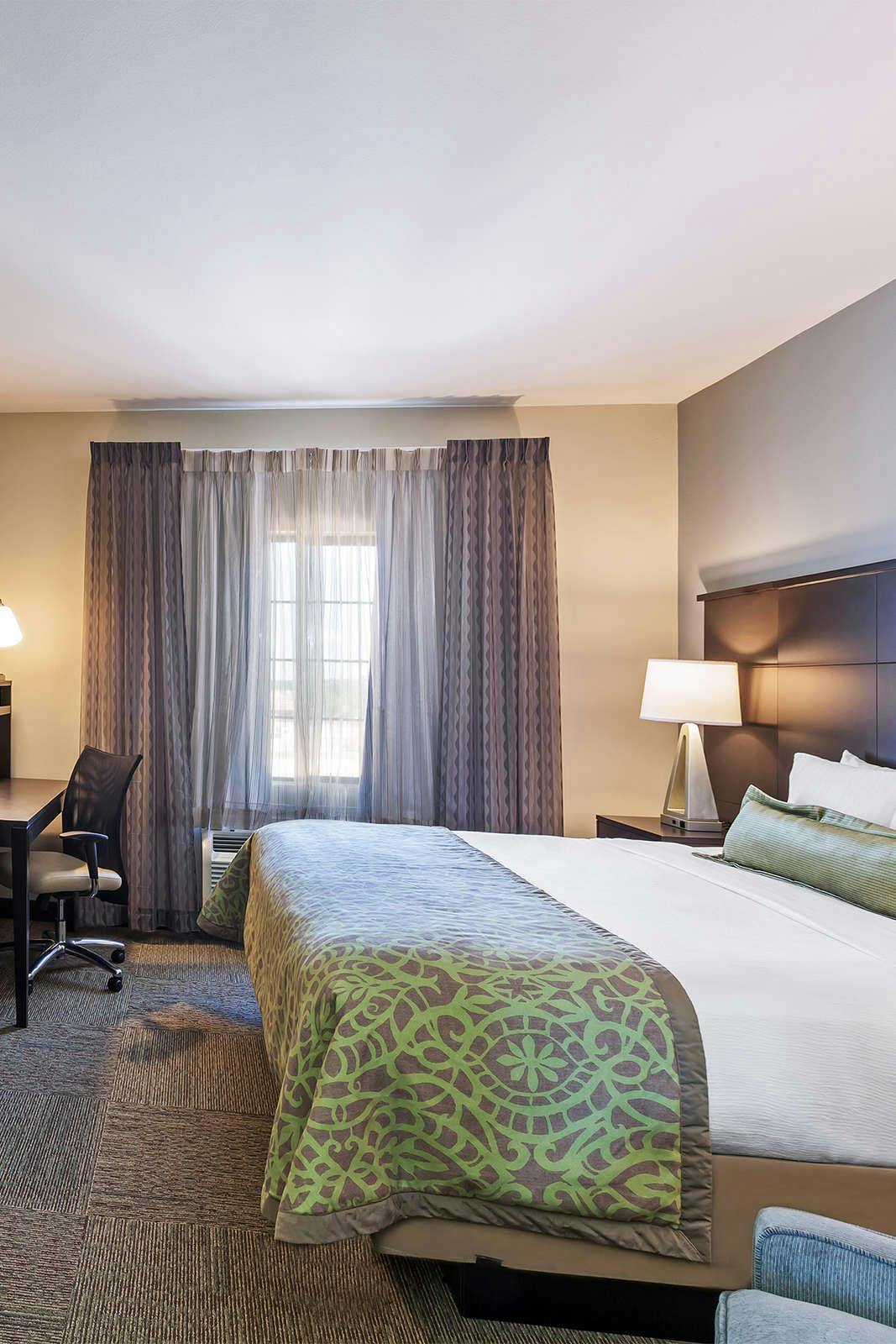 Hotel Staybridge Suites Fort Worth - Fossil Creek photo 1