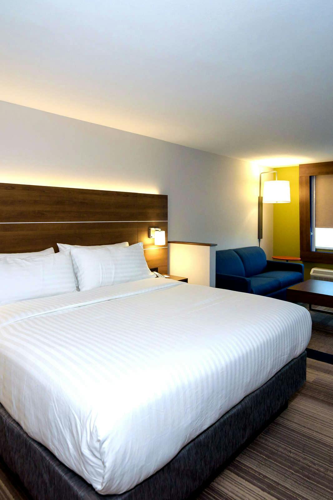 Hotel Holiday Inn Express & Suites McKinney - Frisco East photo 3