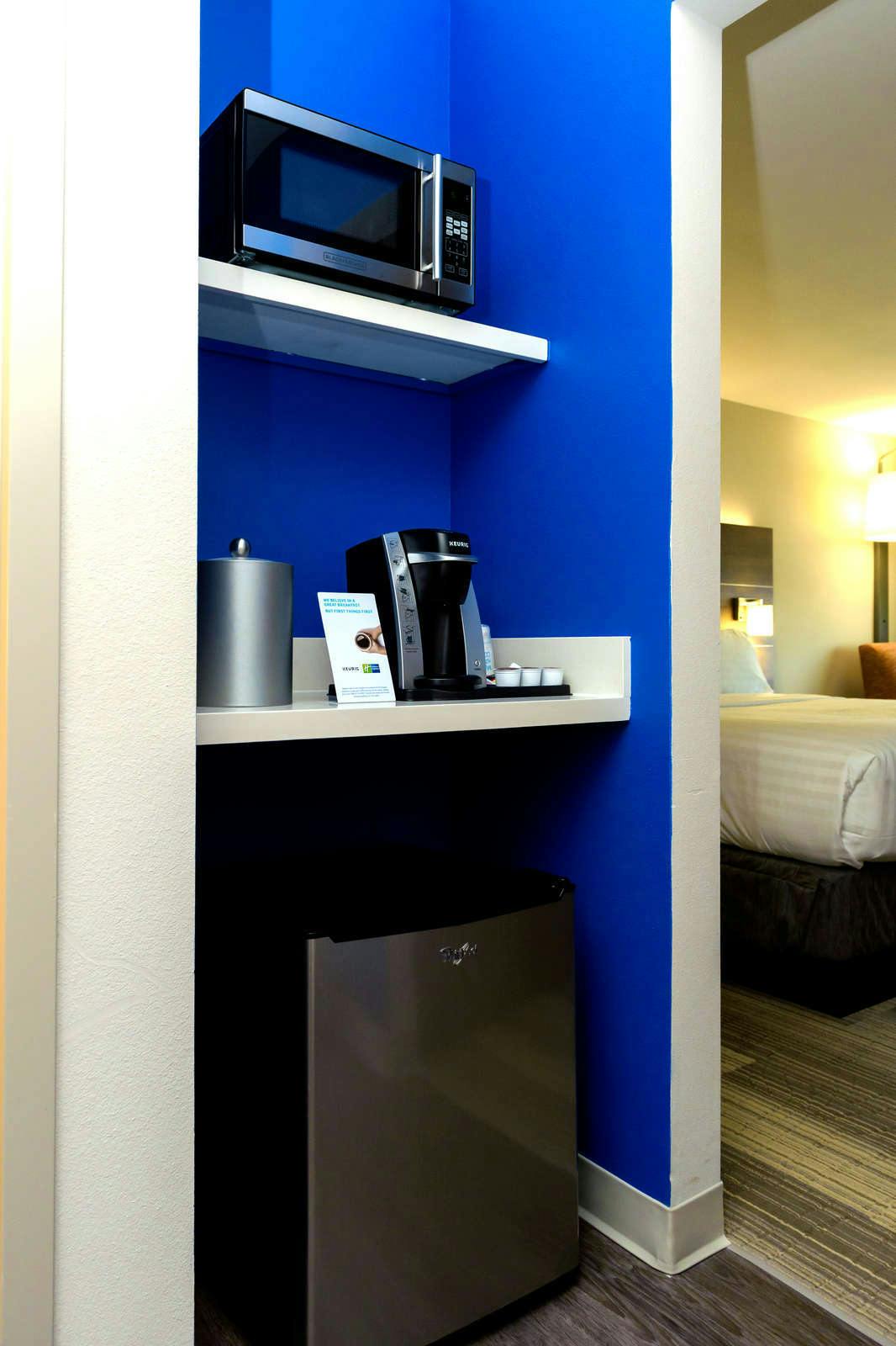 Hotel Holiday Inn Express & Suites McKinney - Frisco East photo 5