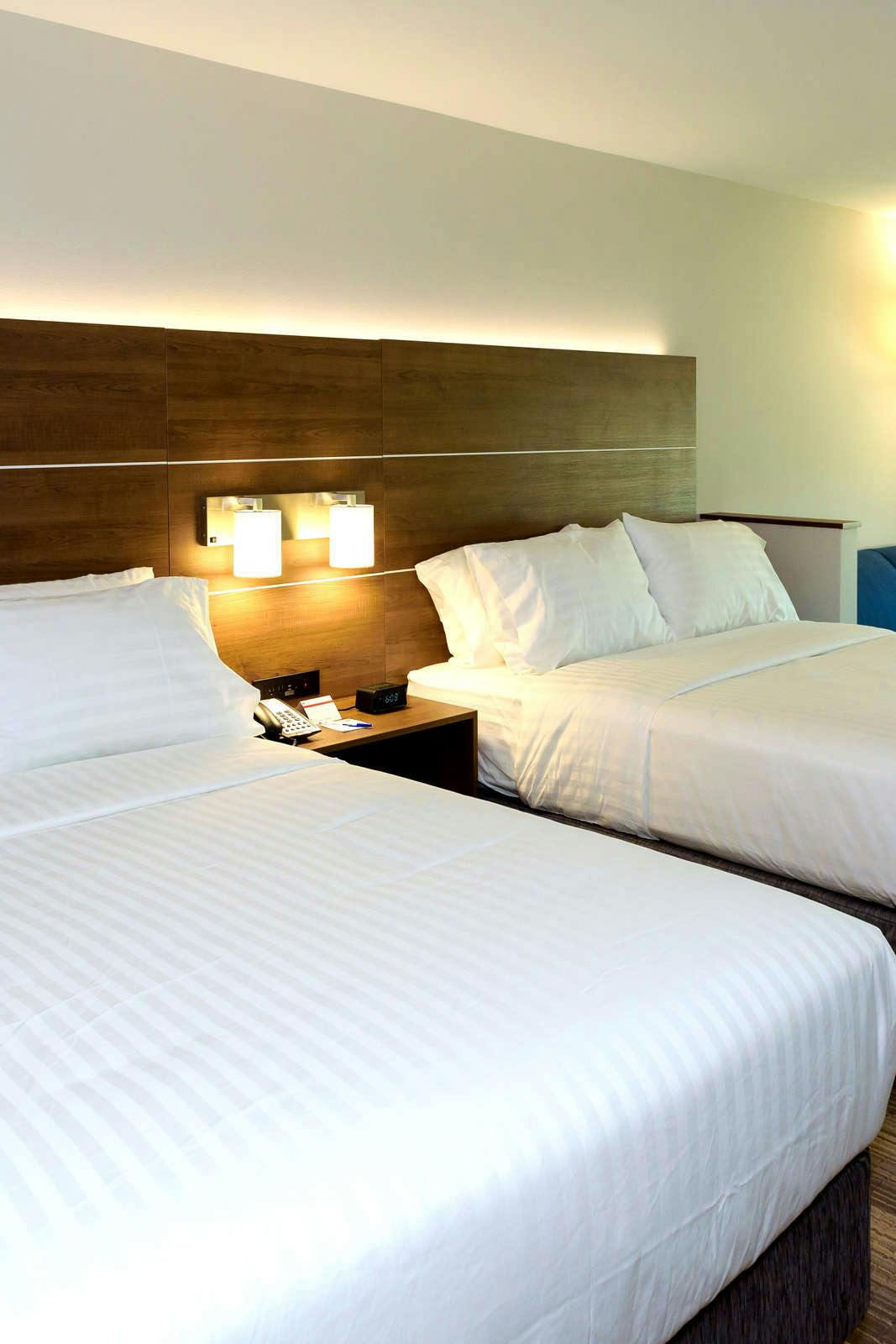 Hotel Holiday Inn Express & Suites McKinney - Frisco East photo 4