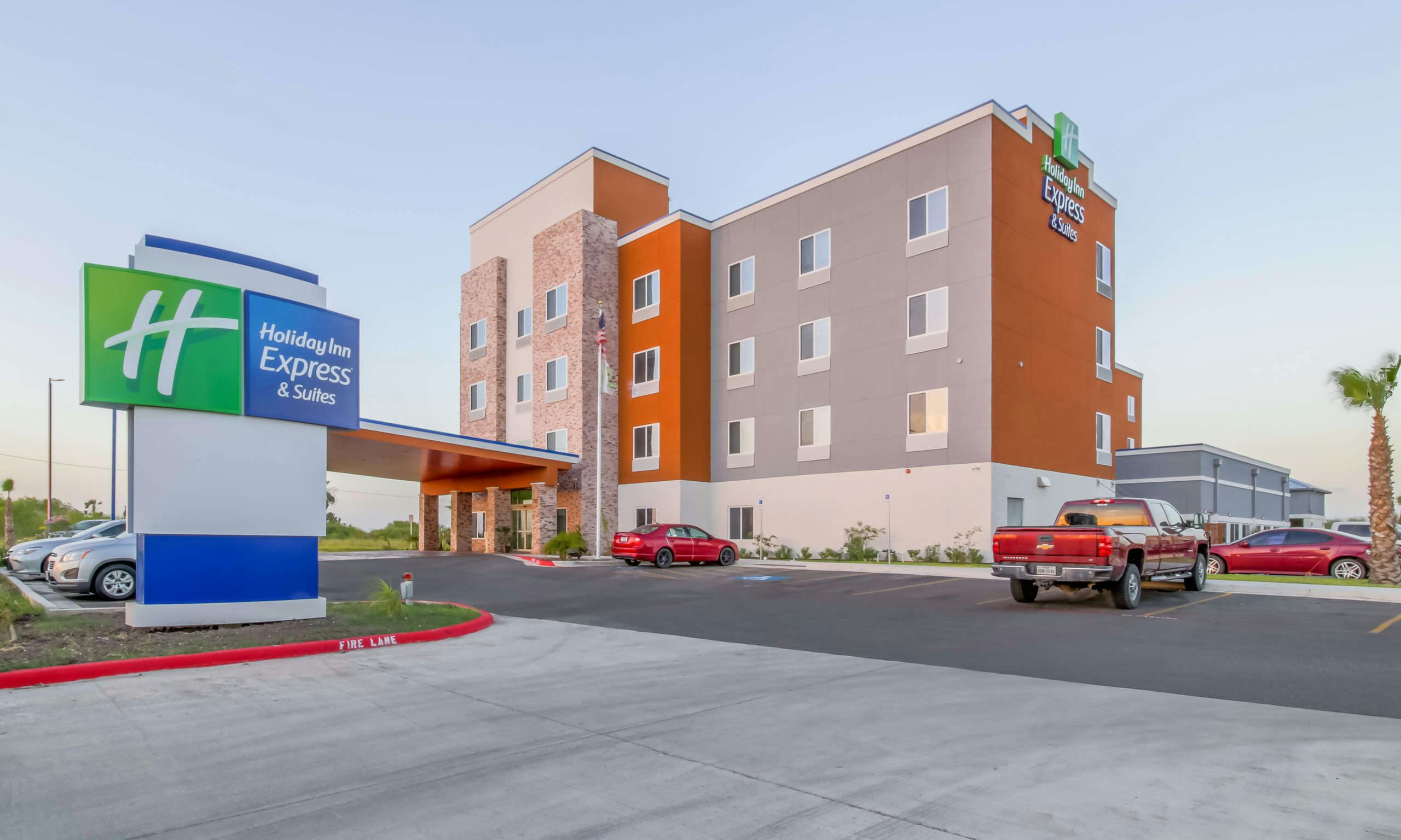 Holiday Inn Express & Suites Raymondville