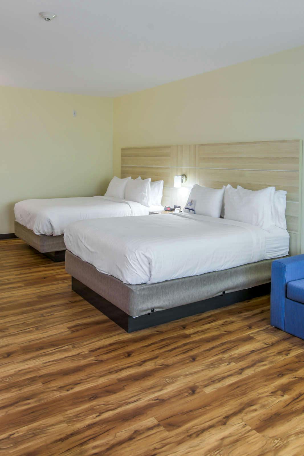 Hotel Holiday Inn Express & Suites Raymondville photo 3